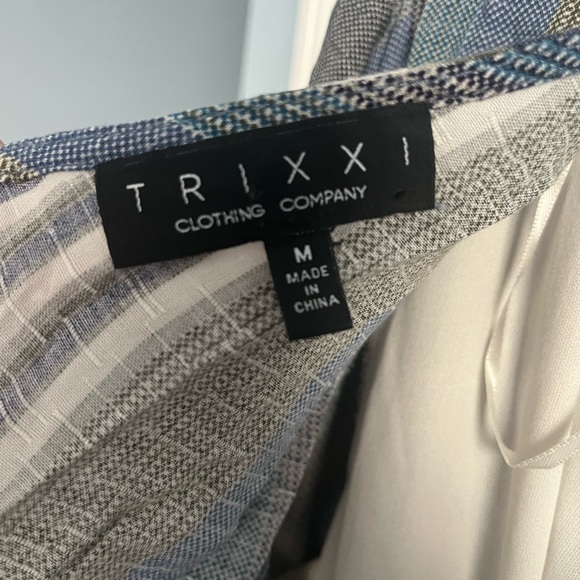 Francesca’s Collections Trixxi Blue Striped Romper - Picture 3 of 4